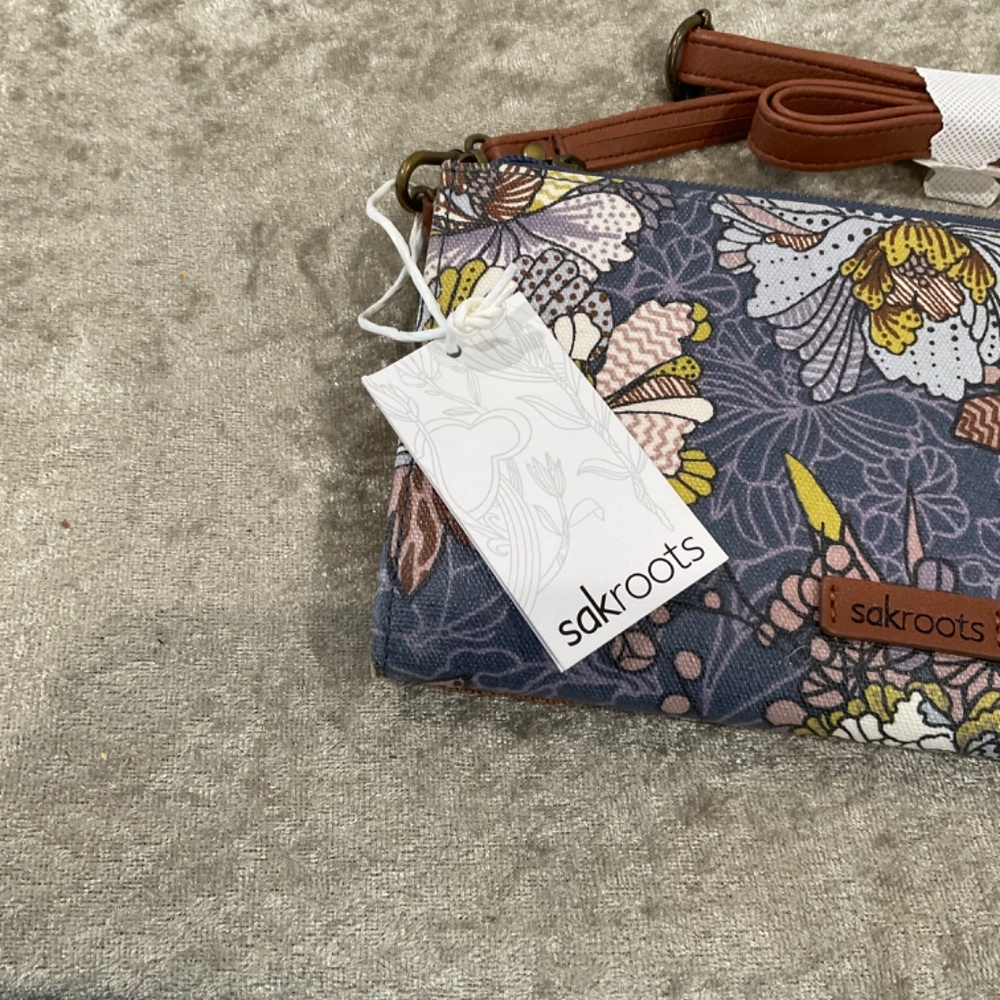 Sakroots Marin Mini Crossbody Shadow Purse Wallet, NWT - Picture 3 of 5